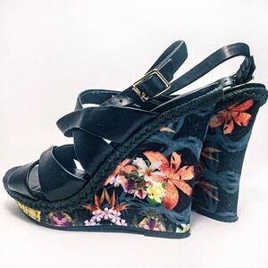 Cosmopolitan Black Floral Wedge Sandals Sz 9M